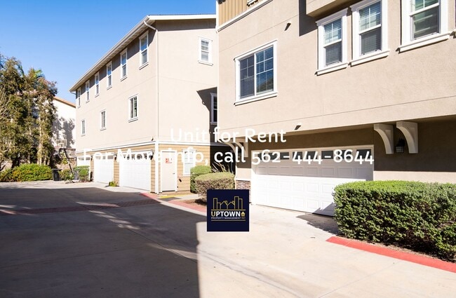 Building Photo - Townhome - 2 Bedrooms-2.5 Baths - Brea