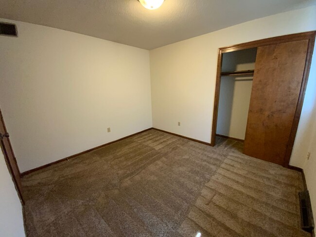 Building Photo - 1801-1803-1803 Garden Dr