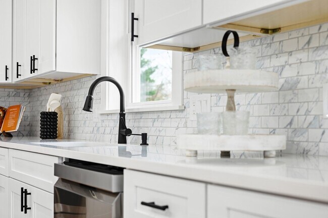 Building Photo - 69 Readville St