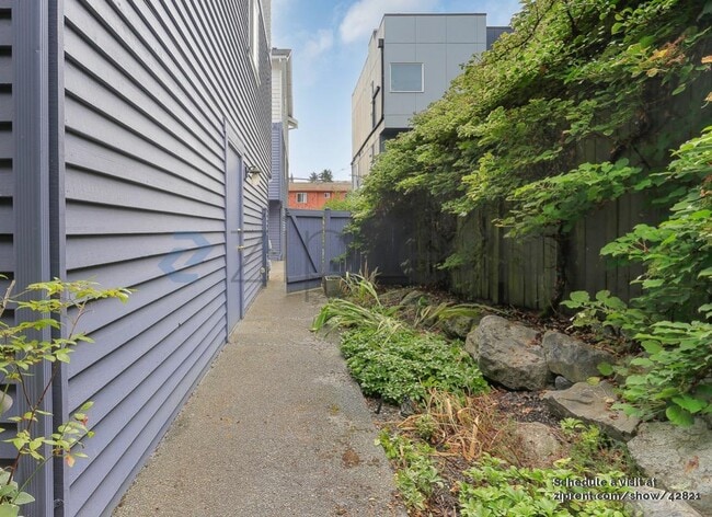 Building Photo - 4108 37th Ave S