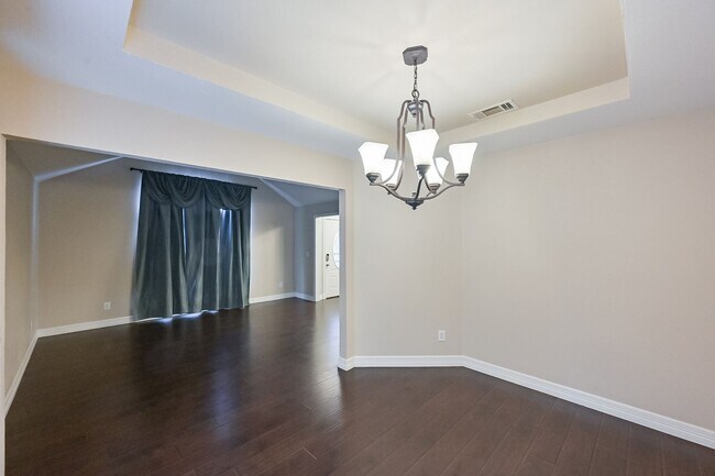 Building Photo - Dallas Split Bedroom