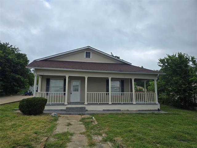 Building Photo - 212 E 4th St