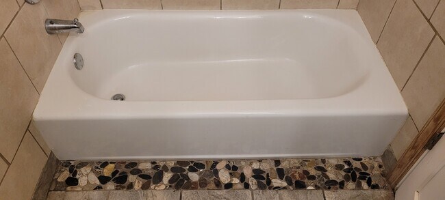 Building Photo - 1248 16th St NE