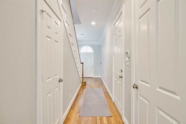 Building Photo - 4028 Gramercy St