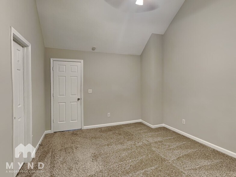 Building Photo - 1013 Vineyard Walk