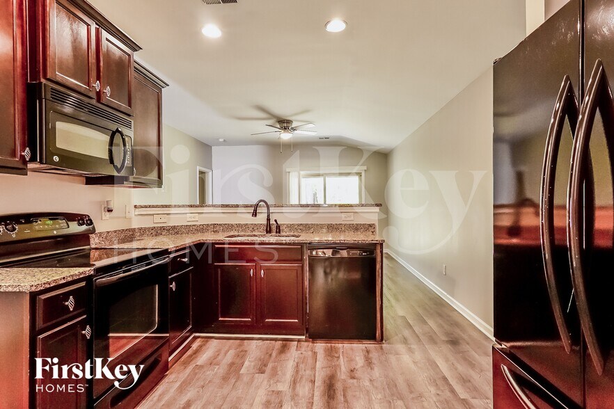 Building Photo - 321 Reed Way