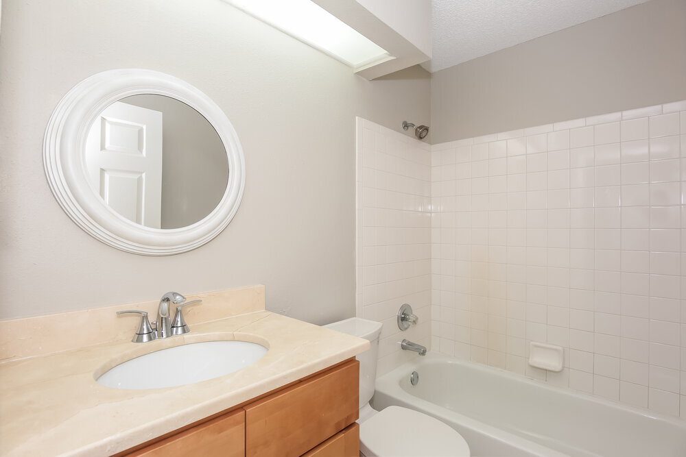Building Photo - 2047 Sarah Louise Dr