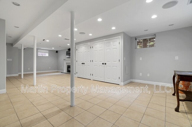Building Photo - 145 Concord Rd