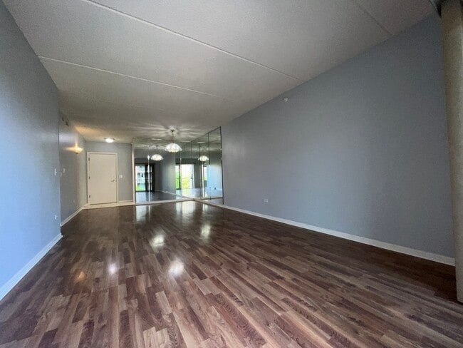 Building Photo - 11 S Wille St