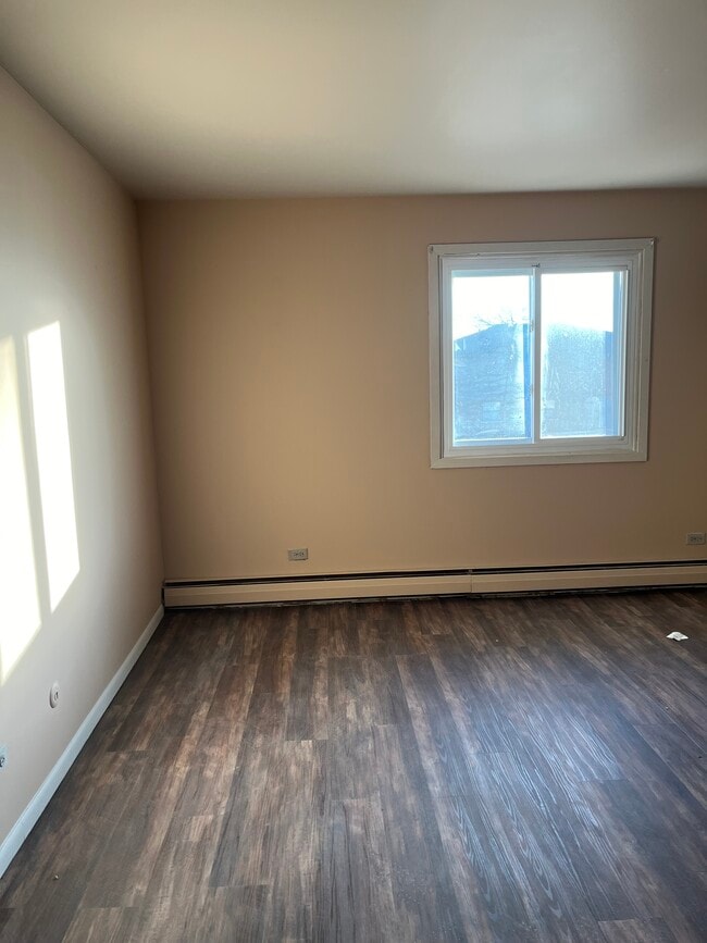 Building Photo - 14811 Kilpatrick Ave