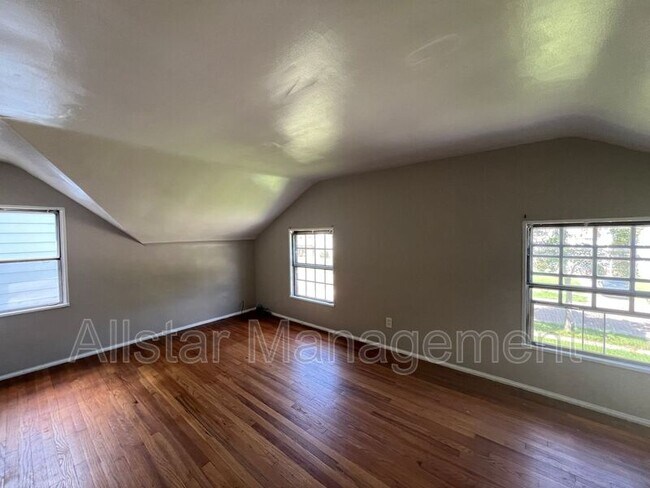 Building Photo - 19208 Shakerwood Rd