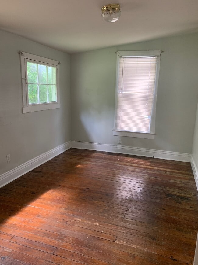 Building Photo - Kentucky Blue House Available in August 2025!