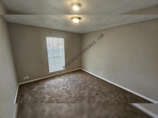 Building Photo - 23915 Spring Fork Dr