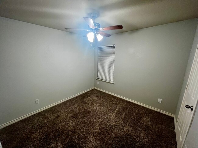 Building Photo - 1600 Knight Trail