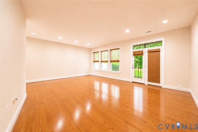 Building Photo - 5421 Hickory Ann Dr