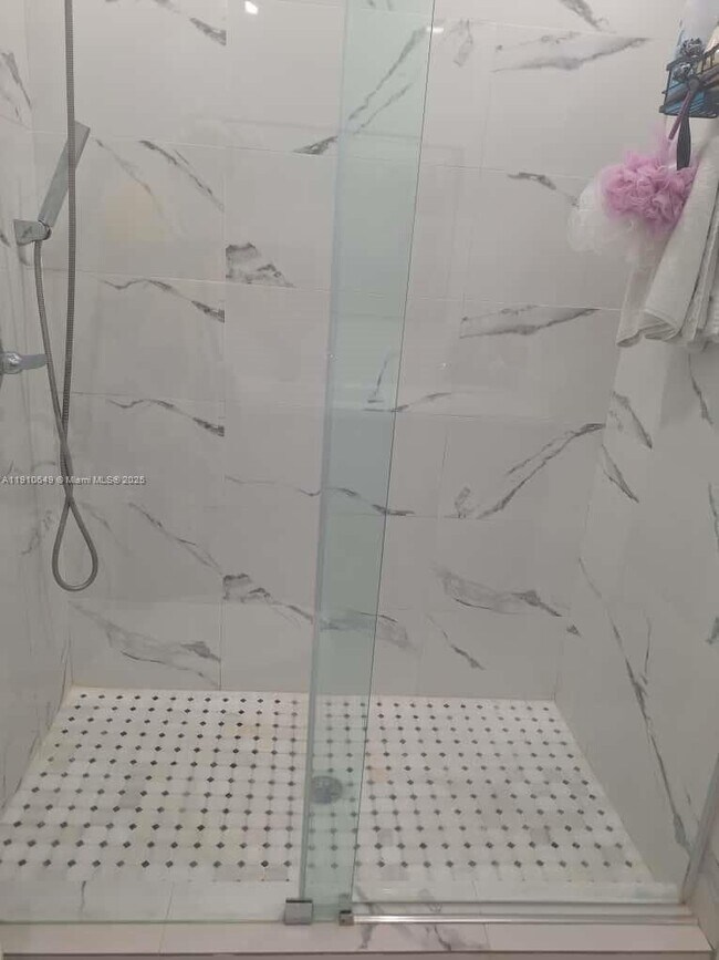 Building Photo - 13437 SW 44th Ln