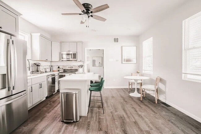 Building Photo - Private Unfurnished Single Family Home In ...