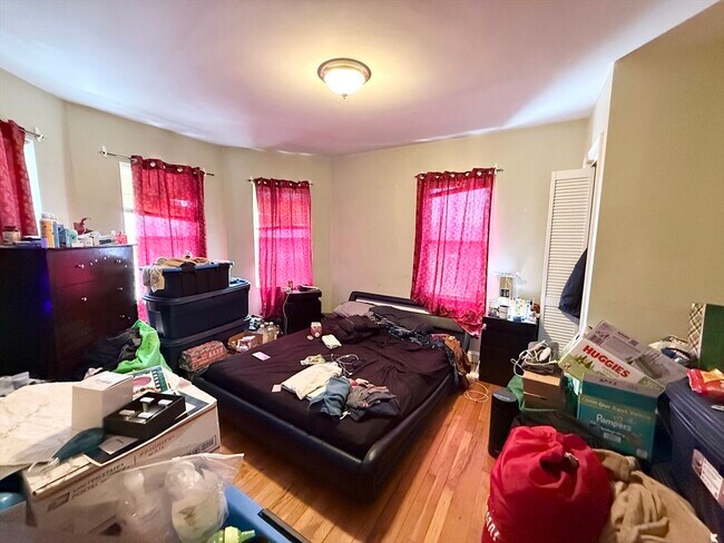 Building Photo - 4043 Washington St