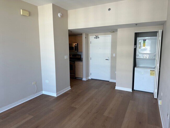 Building Photo - 1 Bedroom on the 16th Floor at Acqua Vista...