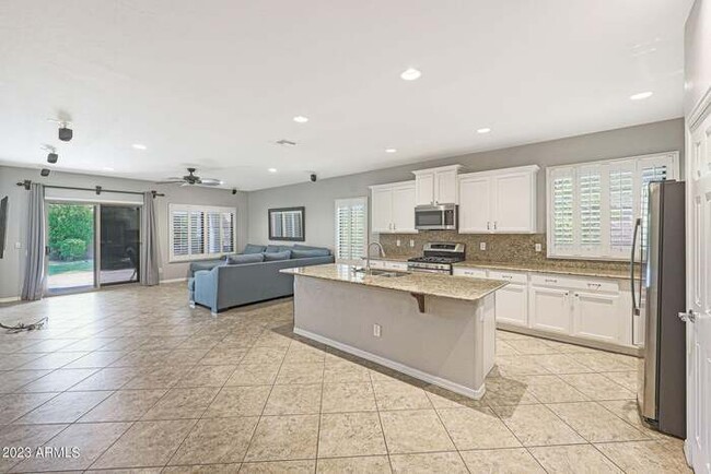 Building Photo - 27112 N 56th Dr