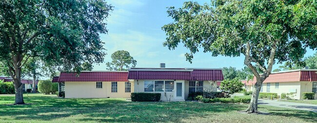 Building Photo - 845 Salem Ln