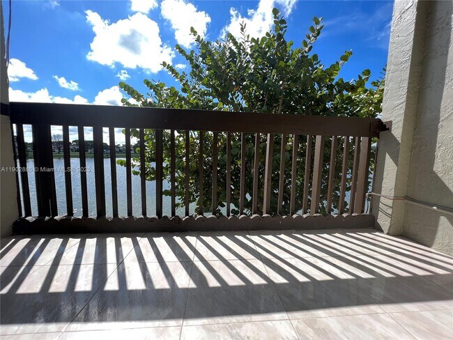 Building Photo - 10060 NW 9th St Cir