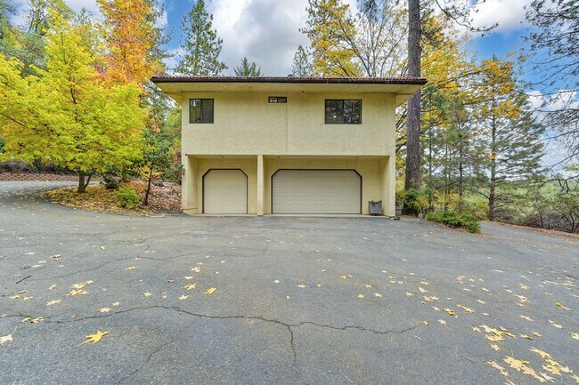 Building Photo - Foresthill
