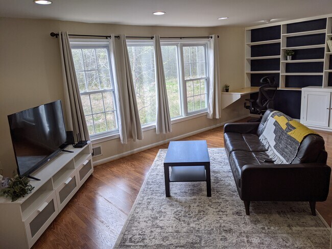 Living Room - 7913 Central Park Cir