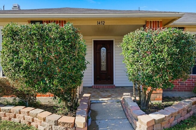 Building Photo - 1452 Hickory Creek Ln