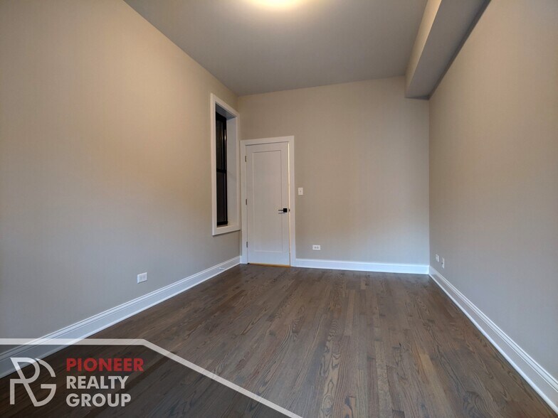 Building Photo - 3407 W Fullerton Ave