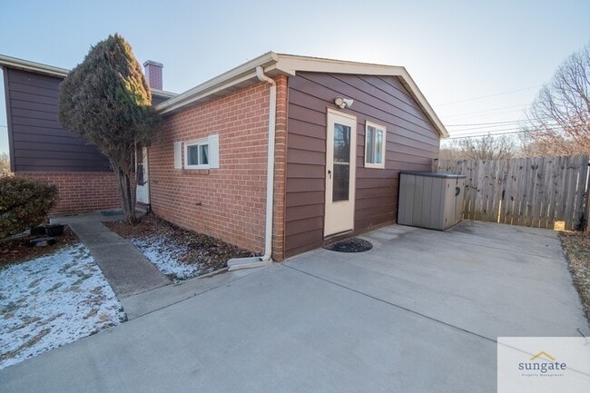 Building Photo - 7411 Kathydale Rd