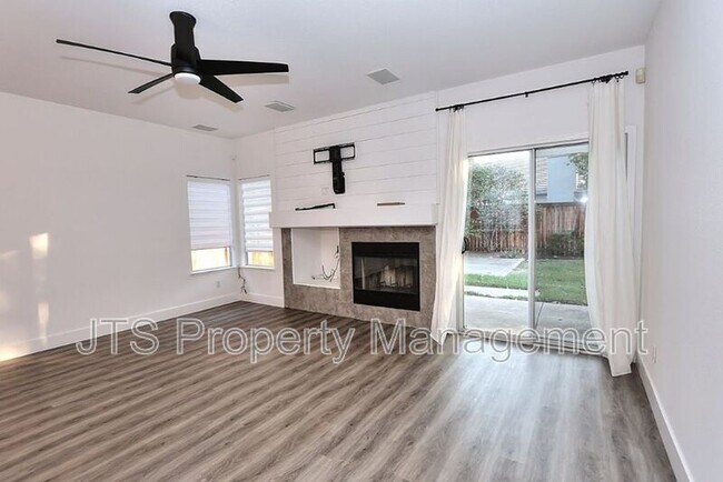 Building Photo - 3112 Gennaker Way