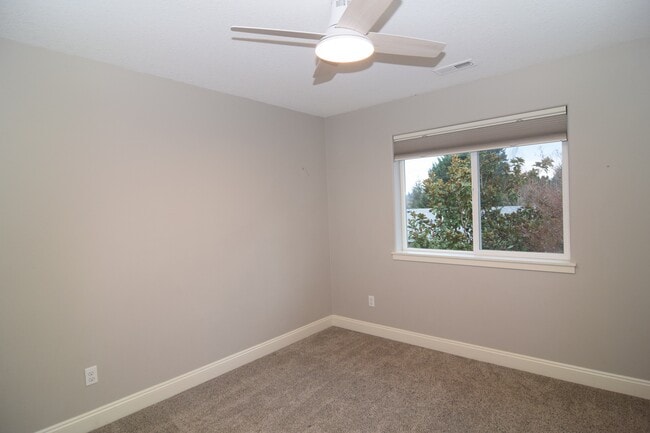 Building Photo - 21524 SW Parkin Ln