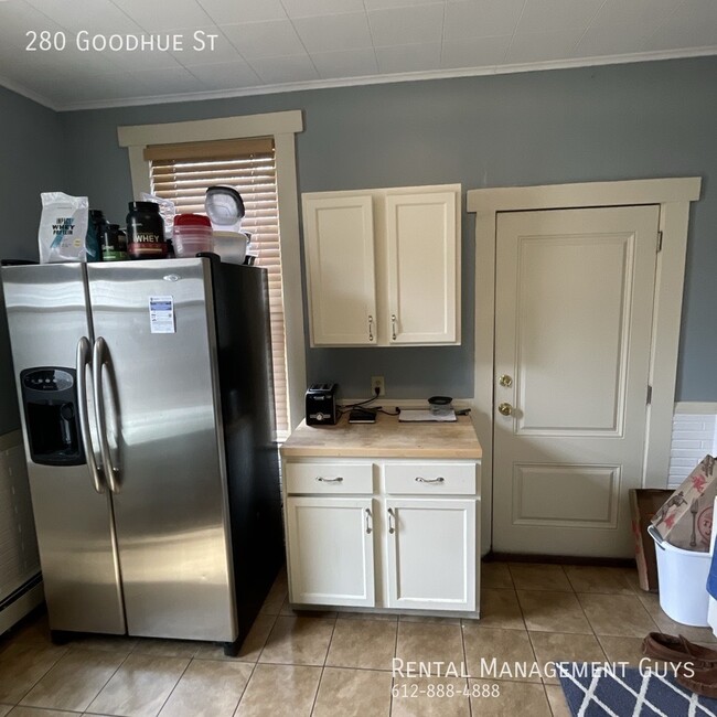 Building Photo - 280 W Goodhue St