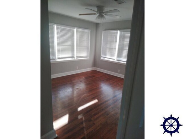 Building Photo - 308 S McArthur