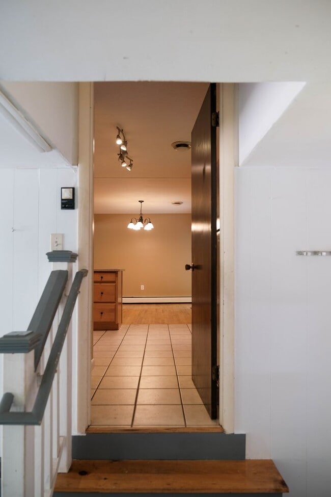 Building Photo - Must See Ranch Single Family Home