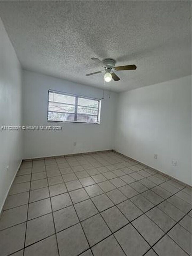 Building Photo - 4316 W 10th Ave