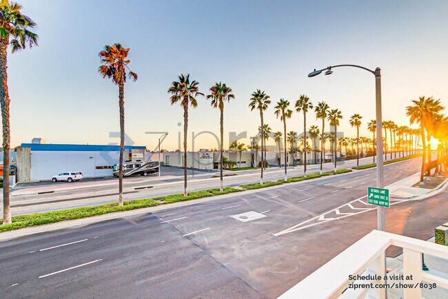 Building Photo - 1896 S Westside Dr