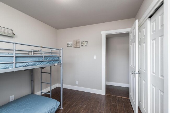 Building Photo - "Charming 2-Bed Oasis with 988 Sq Ft of Comfort in Cheyenne!"