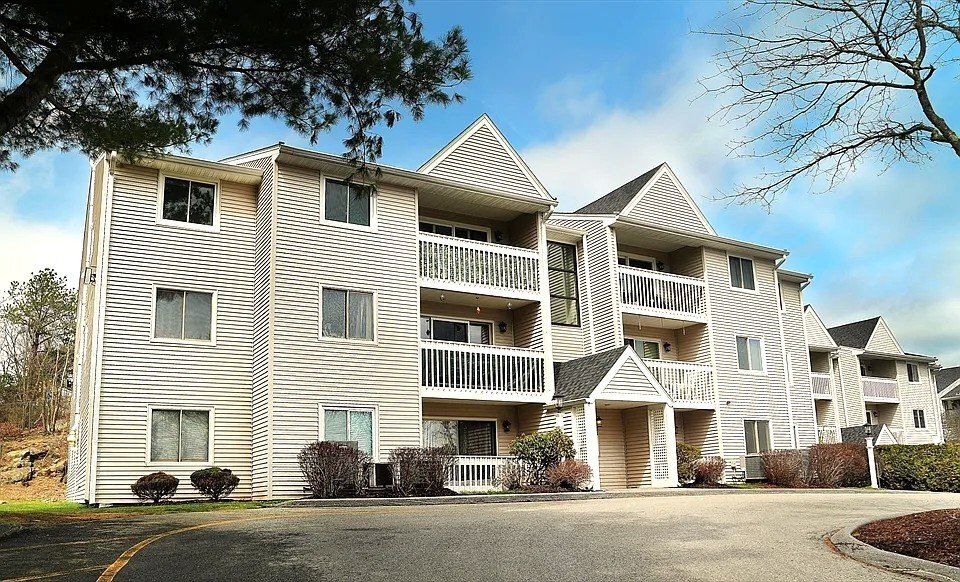 Building Photo - 15 Bower Rd