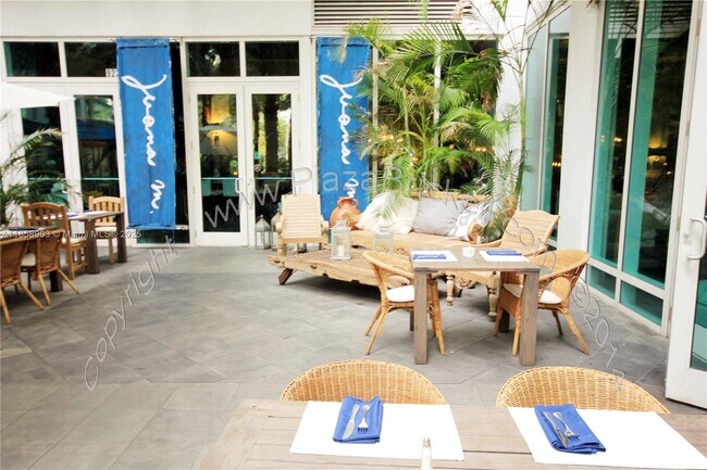 Building Photo - 950 Brickell Bay Dr