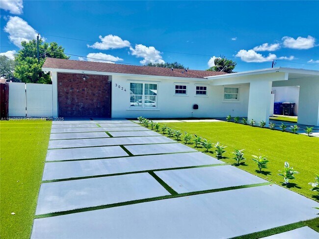 Building Photo - 3024 N 73rd Ter