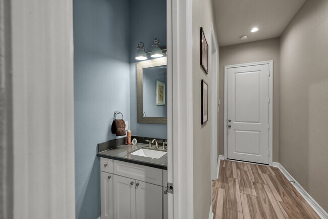 Building Photo - 409 Ridge Lake Scenic Dr