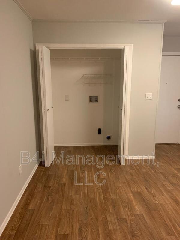 Building Photo - 3025 Sprucewood Dr