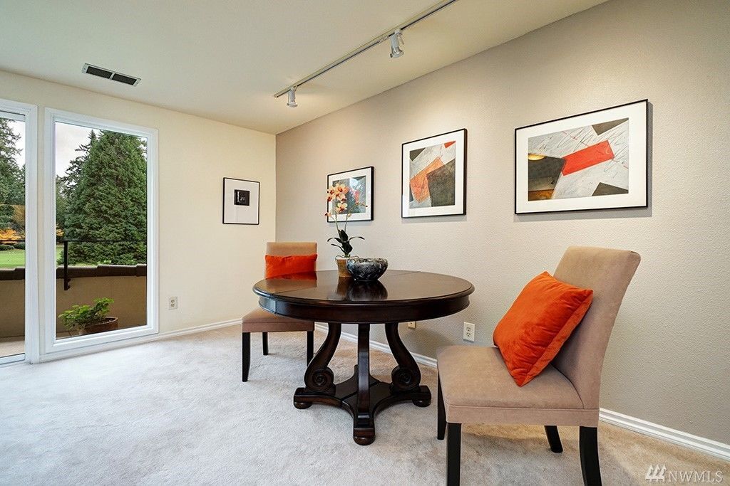 Dining area - 16929 Inglewood Rd NE