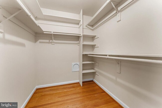 Building Photo - 9 Snug Hill Ct