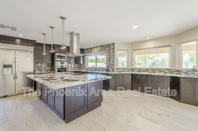 Building Photo - 3761 S Hawthorn Dr