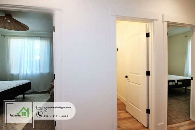 Building Photo - 4624 Pleasant Hills Dr
