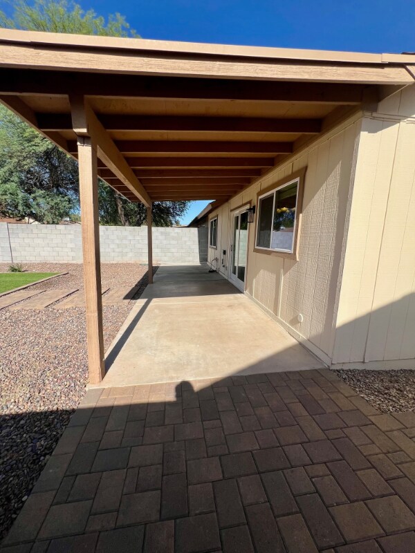 Building Photo - 2856 E Impala Ave