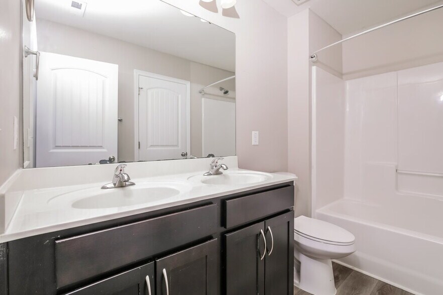 Building Photo - 3417 Snowberry Dr
